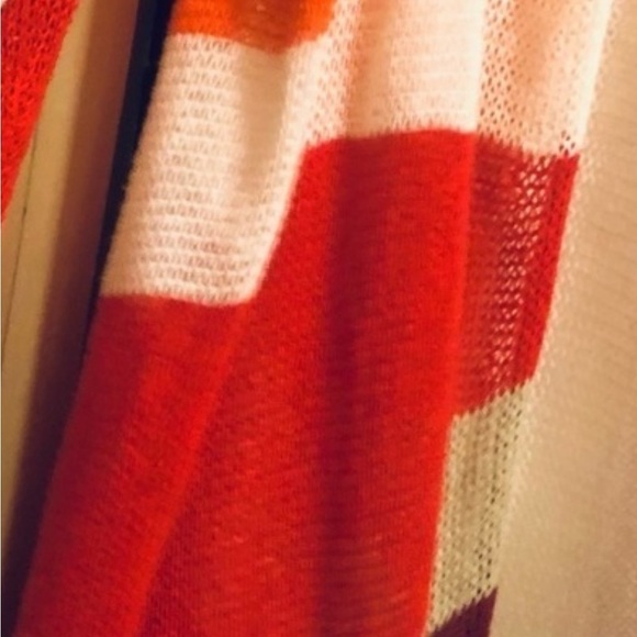 Tommy Bahama size X- Large high low hooded sweater with pockets - Picture 16 of 16